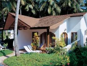 Maledivský hotel Bandos Island Resort a bungalov