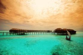 Hotel Olhuveli Beach v moři, Jižní Malé Atol