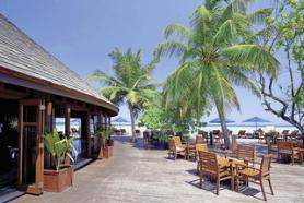 Hotel Olhuveli Beach s terasou, Jižní Malé Atol