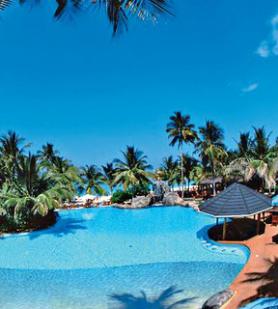 Maledivský hotel Angaga Island Resort s bazénem