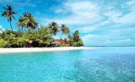 Maledivský ostrov s hotelem Kurumba Maldives - pobřeží