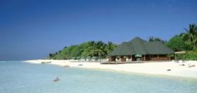 Maledivský hotel Paradise Island Resort s pláží