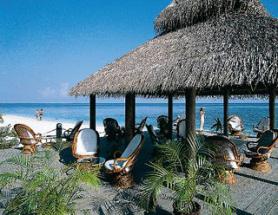 Maledivský hotel Diamonds Thudufushi Island Resort - terasa