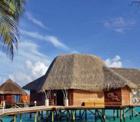 Maledivy a hotel Thulhagiri Island Resort s bungalovem