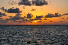 Maledivský západ Slunce
