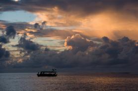 Maledivský západ Slunce