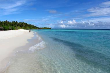 Dhaalu Atol - pláž na jednom z ostrůvků