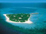 Maledivský hotel Velidhu v moři