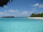 Pohled na pobřeží maledivského ostrova Angaga